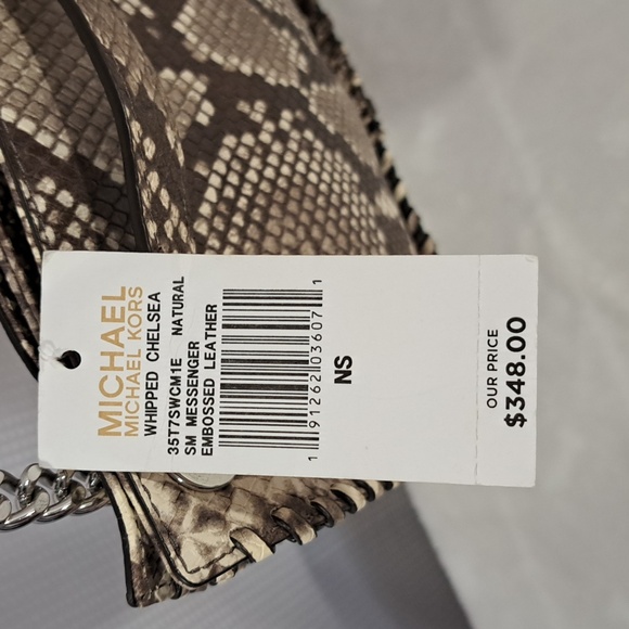 NWT Michael Kors Small Messenger - Picture 3 of 13